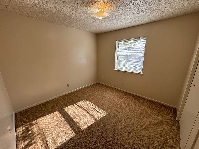 1104 Cummings Ave — Photo 15