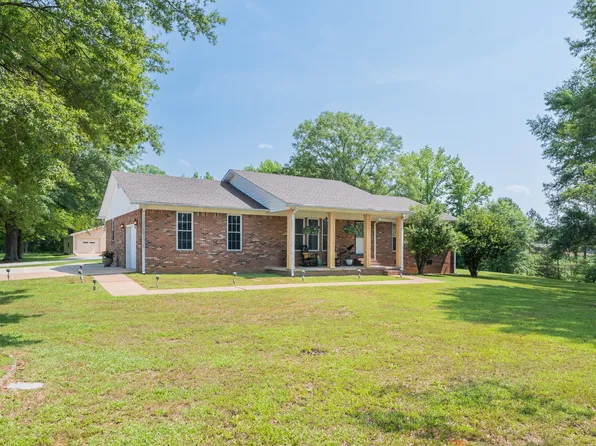 2250 Hamburg Rd, Michie, TN 38357