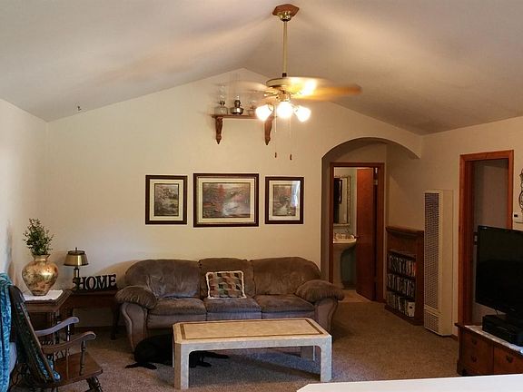 3rd image of 221 Gregory Lane