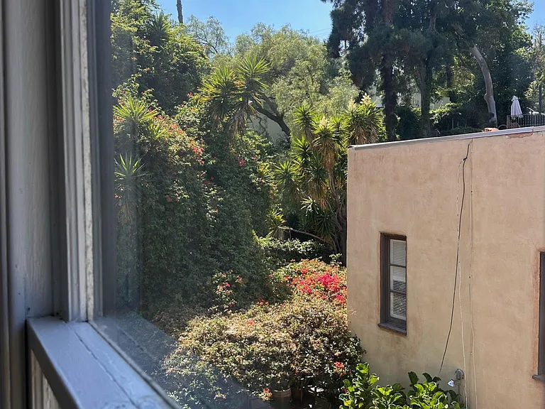 2074 Paramount Dr — Photo 21