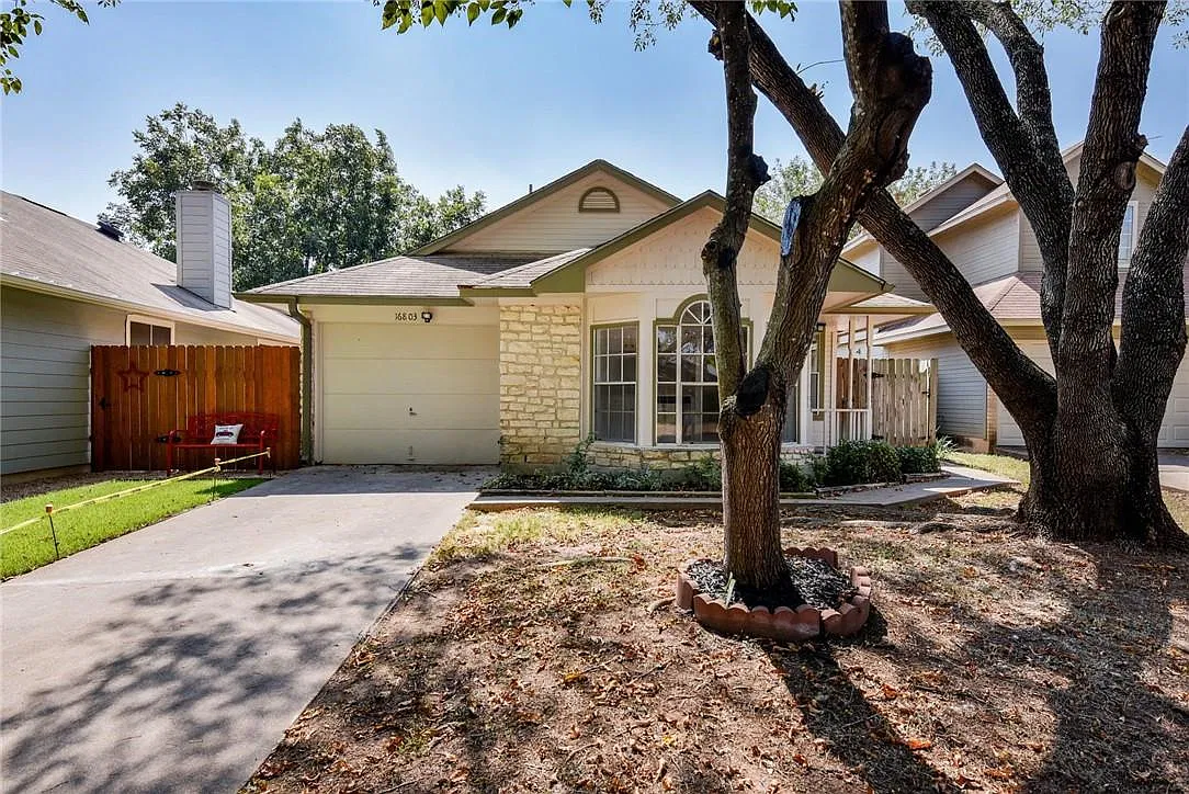 3 bed, 2.0 bath, 1238 sqft, $1,845 — Photo 3