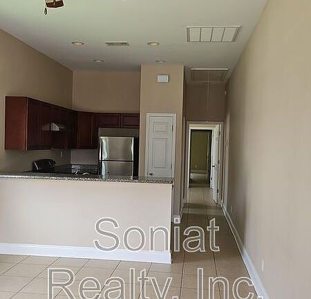 2nd image of 4115 Hollygrove St