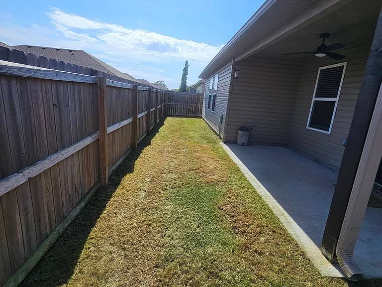 1061 E Bunting St — Photo 19