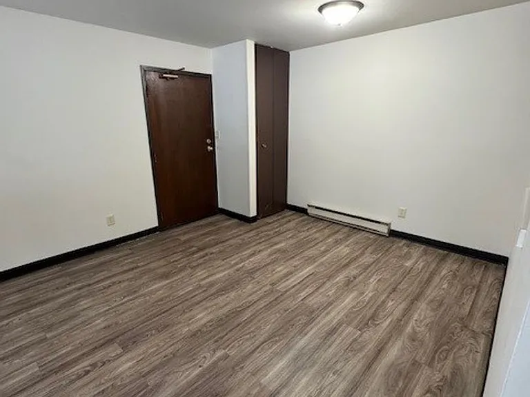 557 E Park Ave — Photo 11