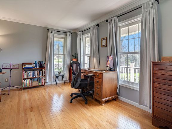 5th image of 1875 Ellis Hollow Rd