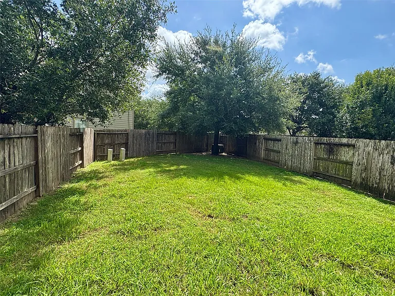 6407 Densberry Ln — Photo 18
