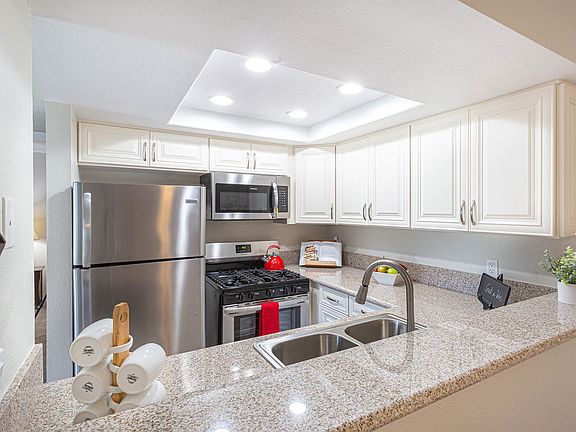5th image of 13135 Heacock St #161