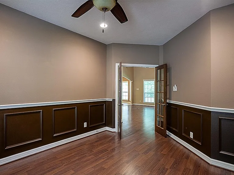 289 Broadmoor Dr — Photo 22
