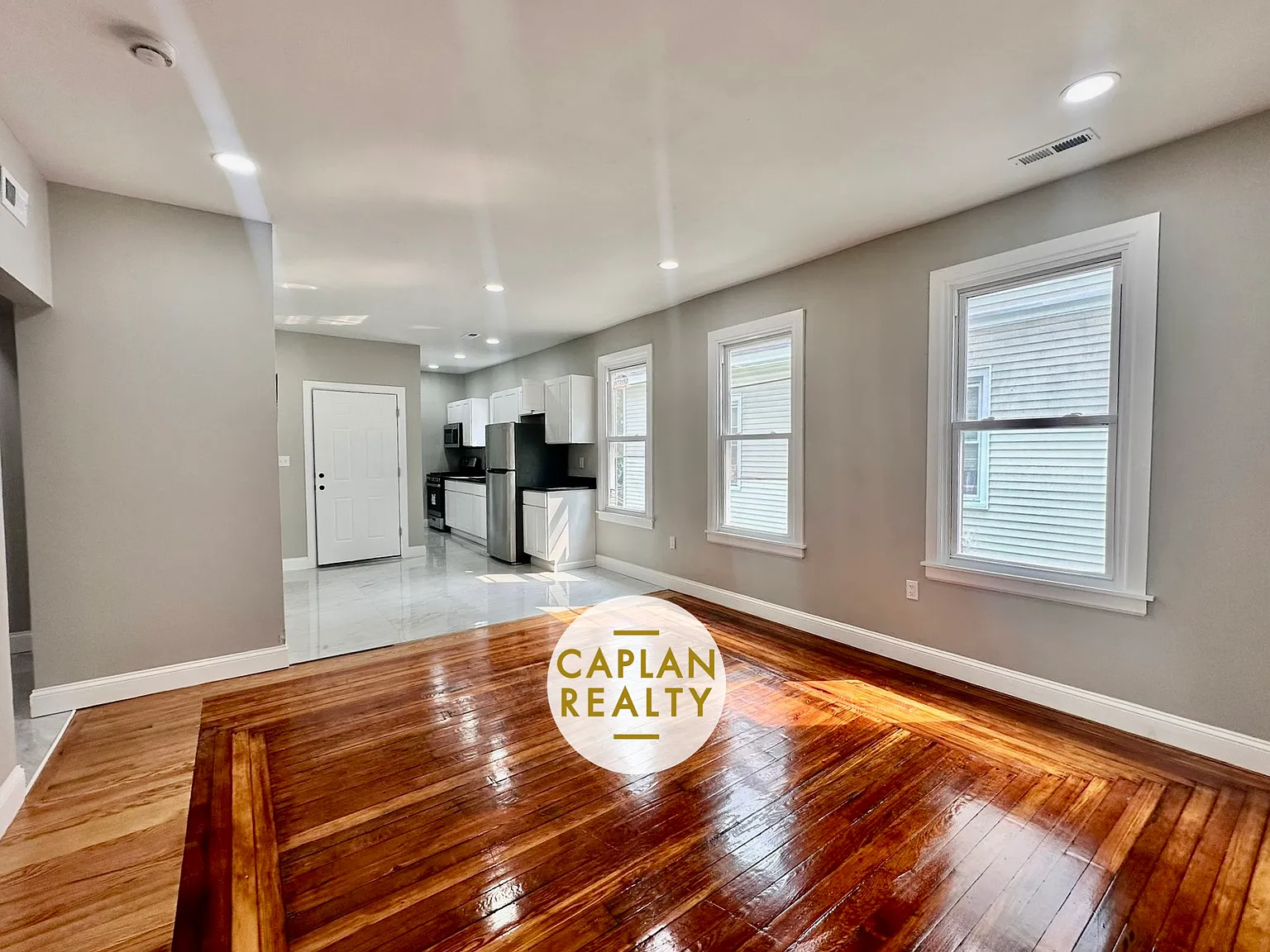 413 Winthrop Ave — Photo 1