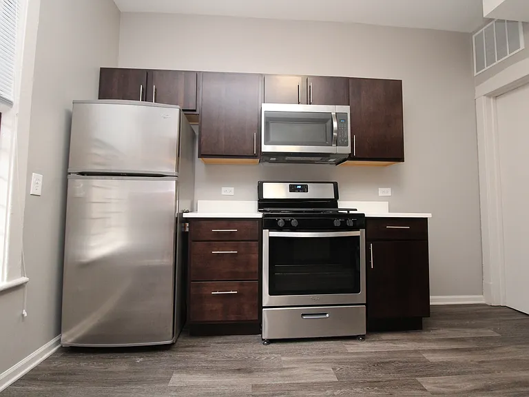 2538 N California Ave #2S — Photo 2