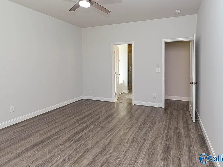 125 River Springs Ct — Photo 13