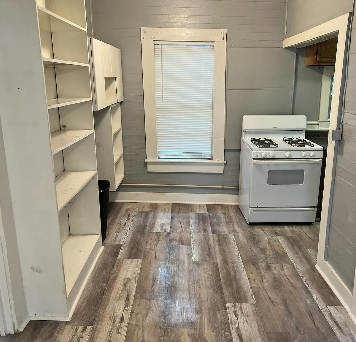 1 bed, 1000 sqft, $1,100 — Photo 4