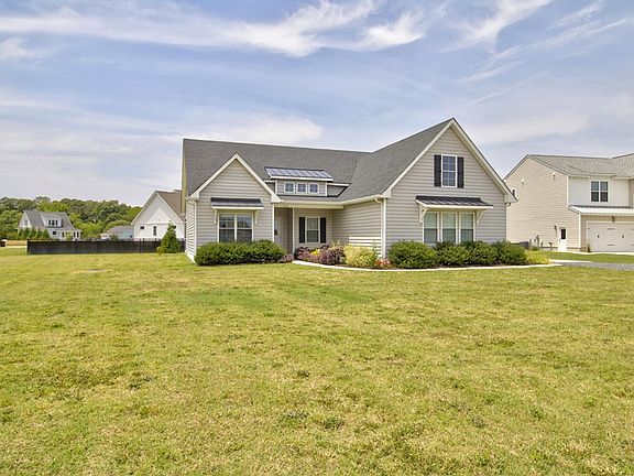 2nd image of 3216 Tower Hill Cir