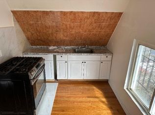 462 Beach 46th St #1, Far Rockaway, NY 11691
