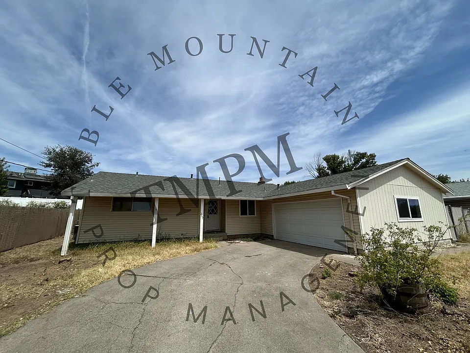 2262 Las Plumas Ave