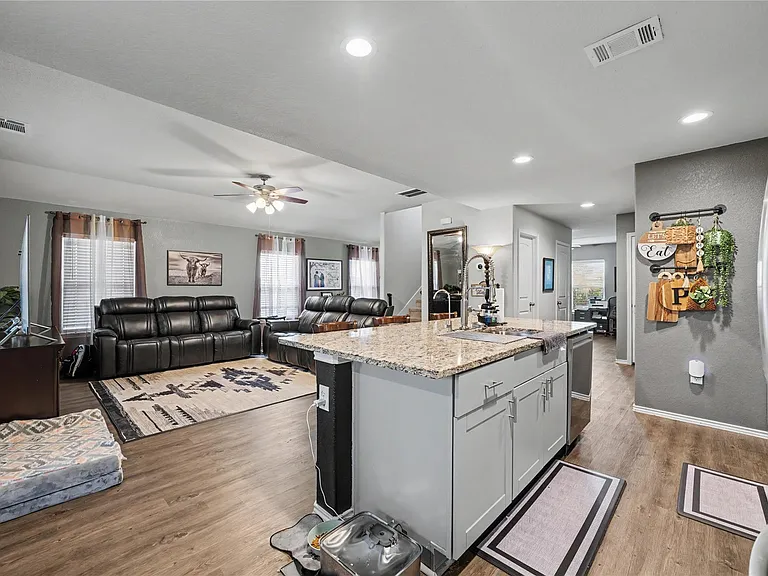 20815 Acorn Valley Dr — Photo 10