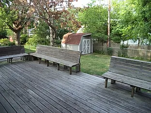3 bed, 2400 sqft, $2,100 — Photo 2