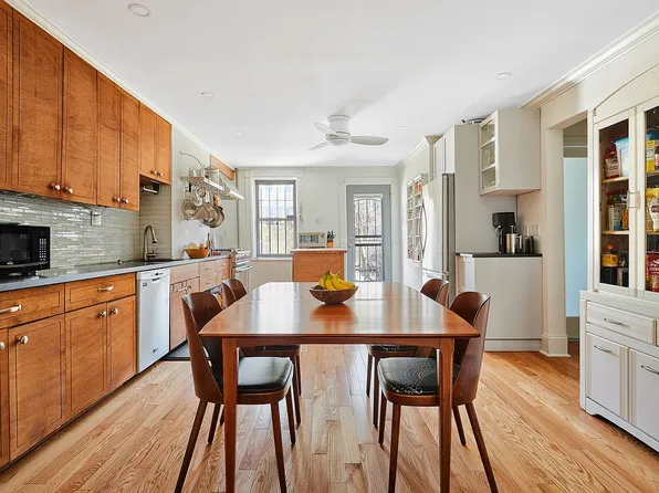 417 52nd St, Brooklyn, NY 11220