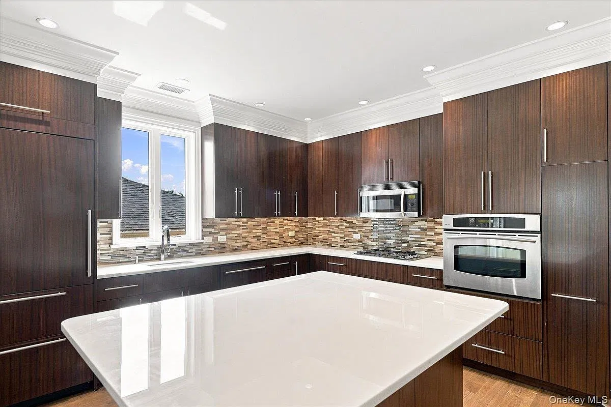 3533 Ropes Ave — Photo 4