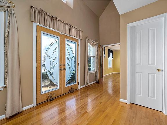 2nd image of 1705 Maze Hill Mews