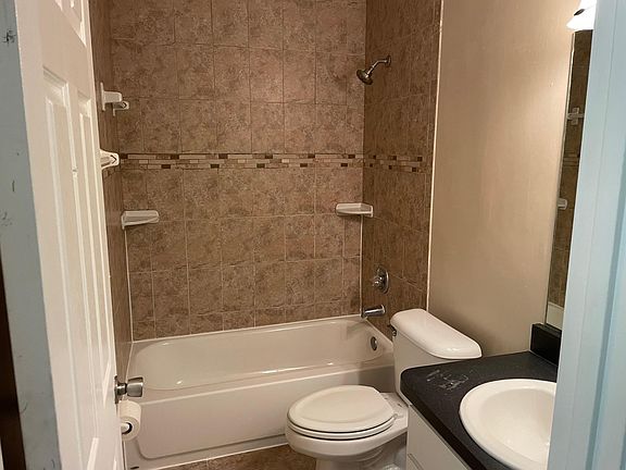 5th image of 1929 NE 17th Pl