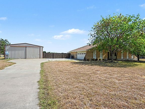 2nd image of 332 Cook Rd