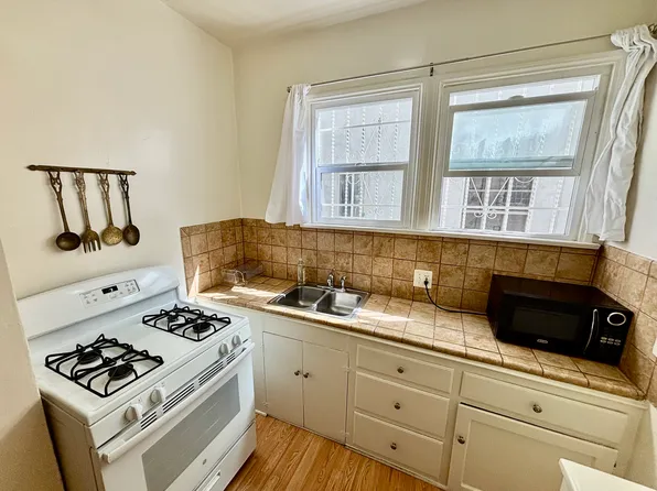 169 N La Peer Dr Floor 2, Beverly Hills, CA 90211