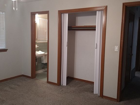 5th image of 1726 Oakwood Dr