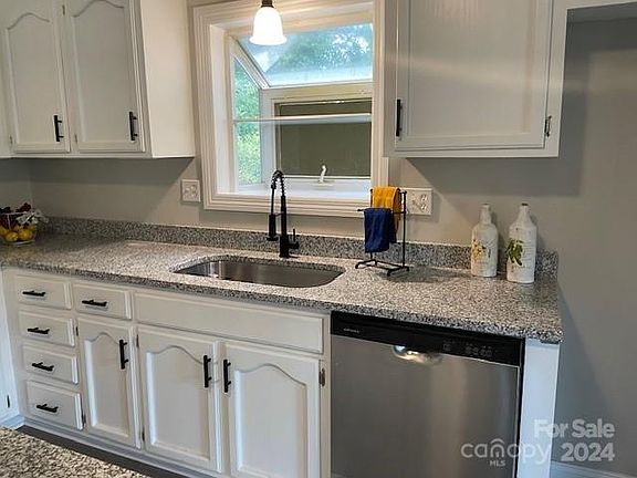 3rd image of 2209 Foxhunt Dr