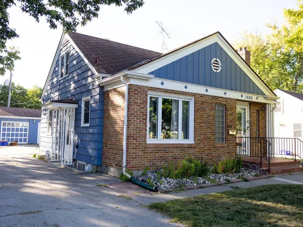 1608 S 2nd St, Aberdeen, SD 57401