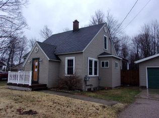 5261 1885th Ln, Gladstone, MI 49837