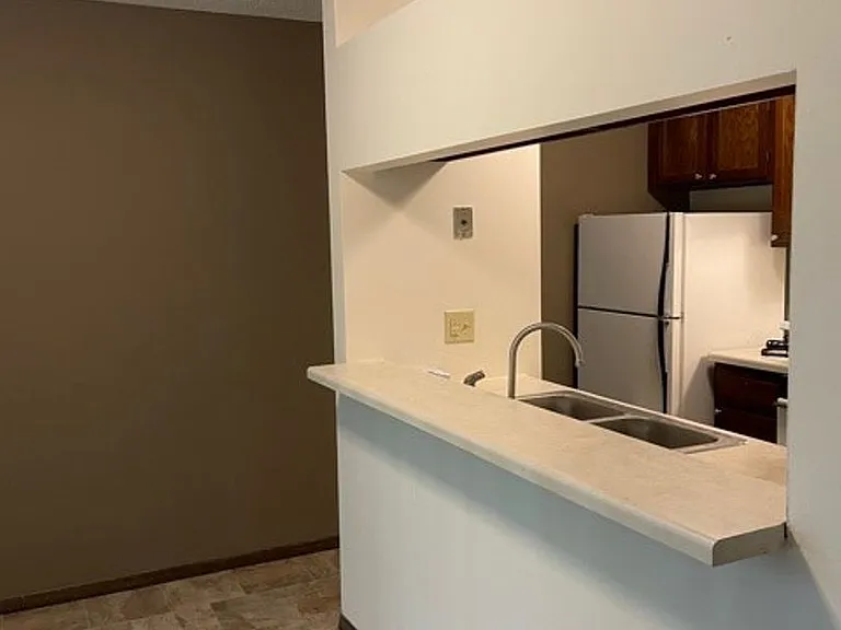 Shadow Green Apartments — Photo 20