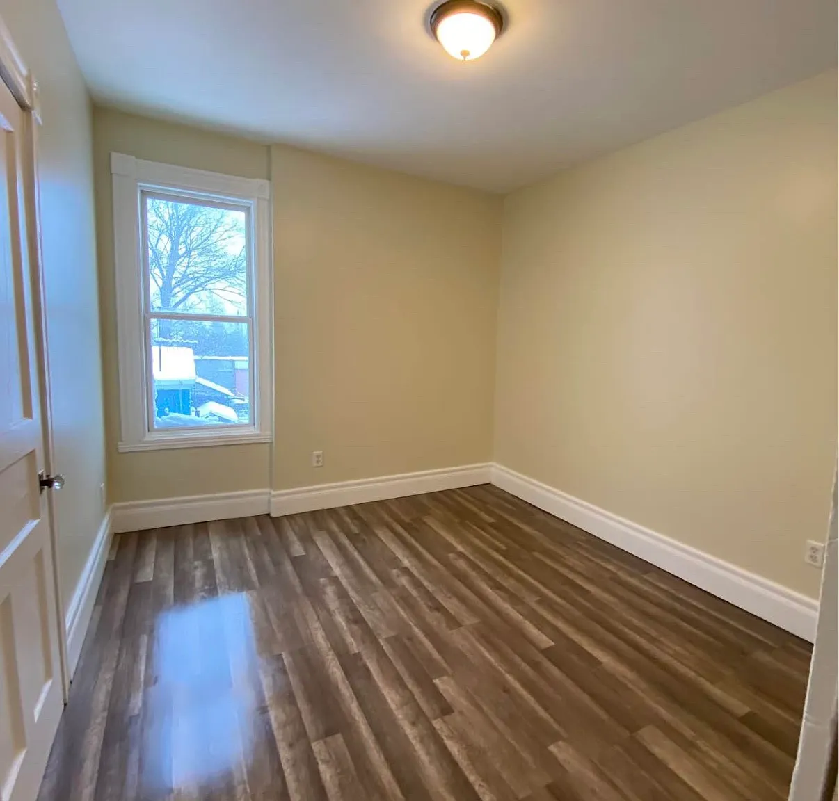 2 bed, $1,200 — Photo 2