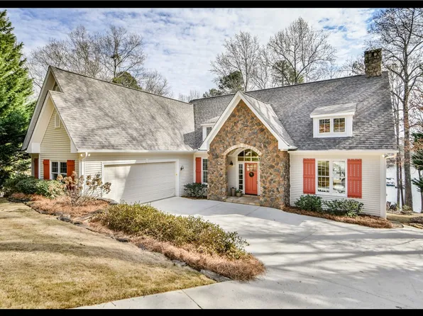 511 Beacon Shores Dr, Seneca, SC 29672