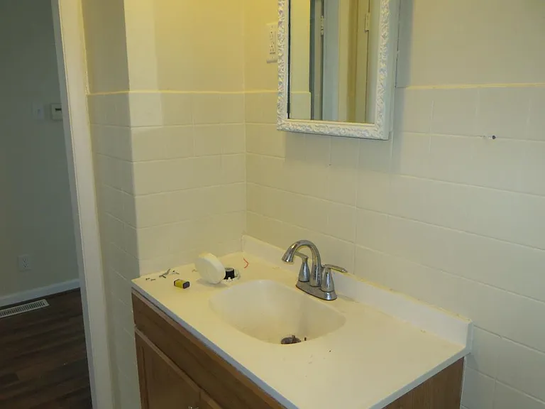 305 W Northview Ave — Photo 5