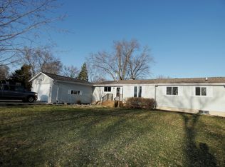 202 N Hill Rd, McHenry, IL 60051