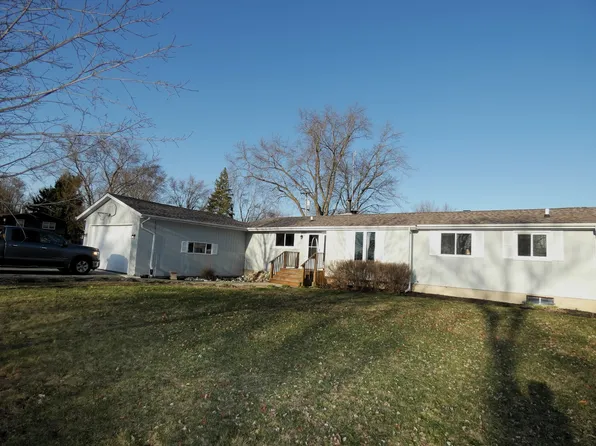 202 N Hill Rd, McHenry, IL 60051