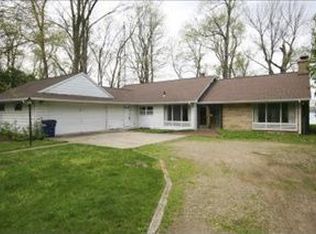 4880 E Gull Lake Dr, Hickory Corners, MI 49060