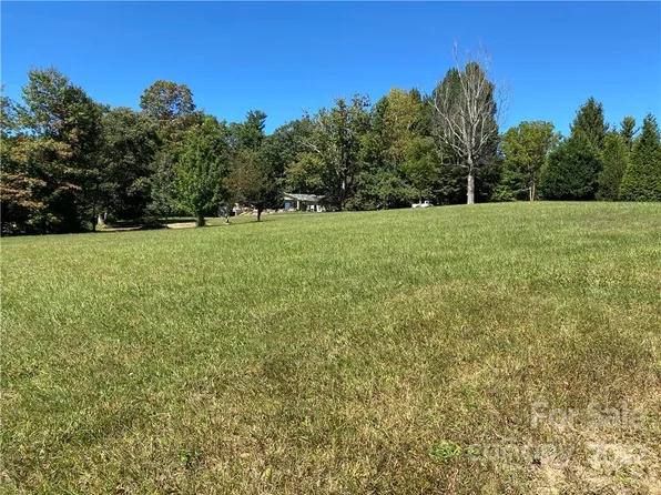 428 Shipman Pkwy, Flat Rock, NC 28731