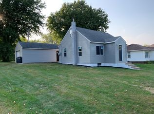 208 Hill St, Russell, MN 56169