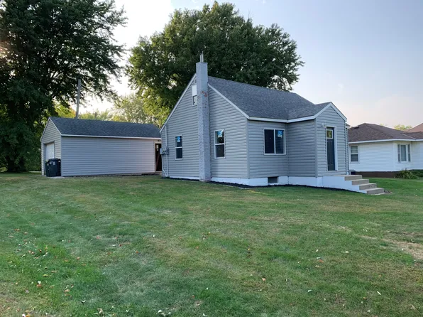 208 Hill St, Russell, MN 56169