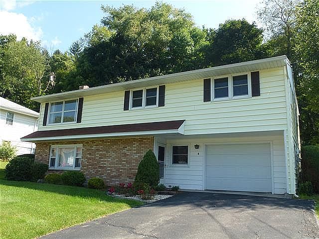 1st image of 6 Arbutus Ln
