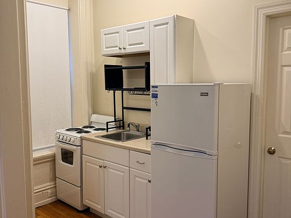 4th image of 150 W Louther St APT 1