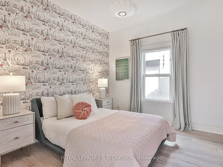 426 Ontario St — Photo 27
