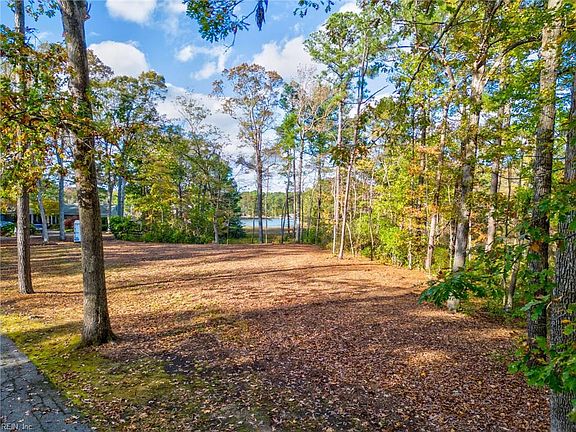 Lot is on the right hand side of driveway. Please dont drive towards existing home.