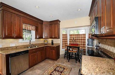 3rd image of 2504 W Palm Dr