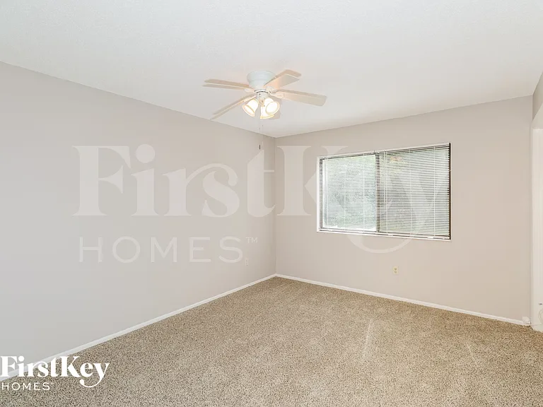 814 Yacolt Rd SE — Photo 8