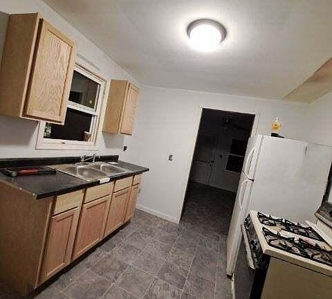 5th image of 2350 Cutler Ave