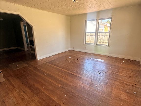 3rd image of 106 S 2nd St