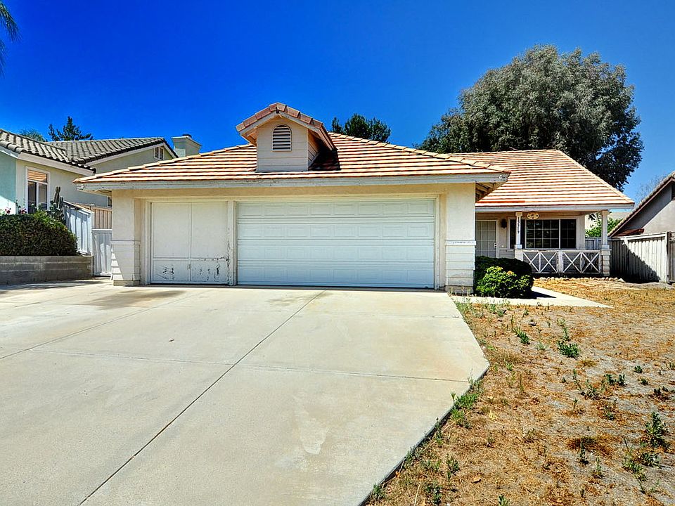 1st image of 15319 Lakebreeze Ln